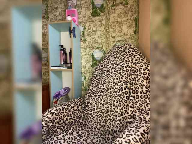 Miss-Tits2025 webcam