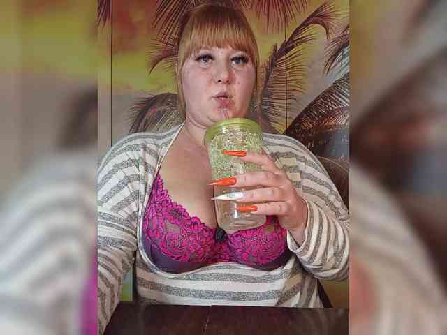 Miss-Tits2025 webcam