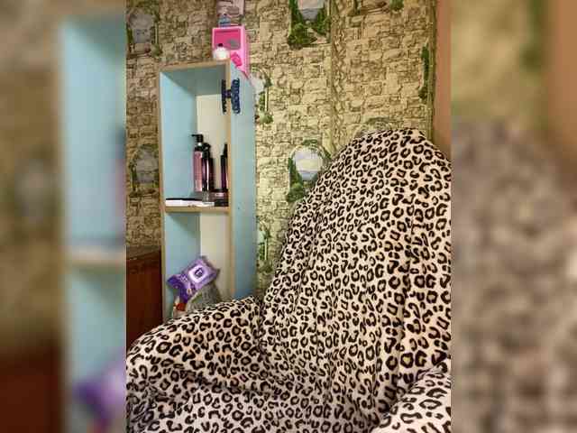 Miss-Tits2025 webcam