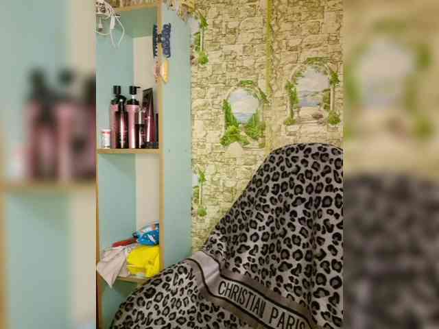 Miss-Tits2025 webcam