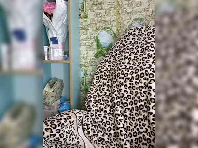 Miss-Tits2025 webcam