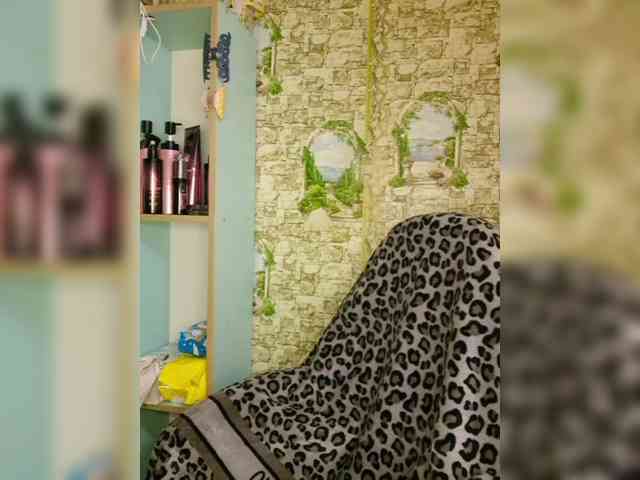 Miss-Tits2025 webcam