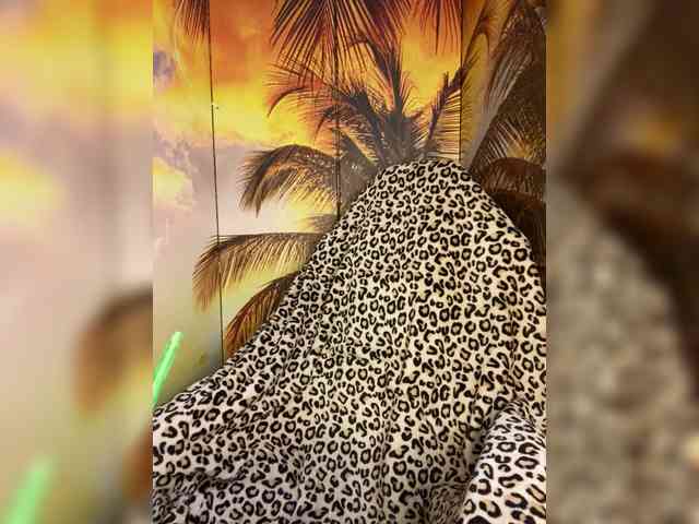 Miss-Tits2025 webcam