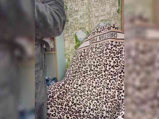 Miss-Tits2025 webcam