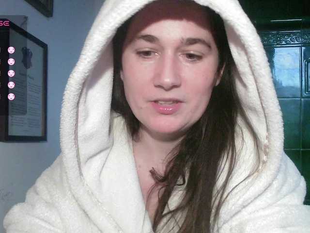 AmanelWhite's BongaCams show and profile