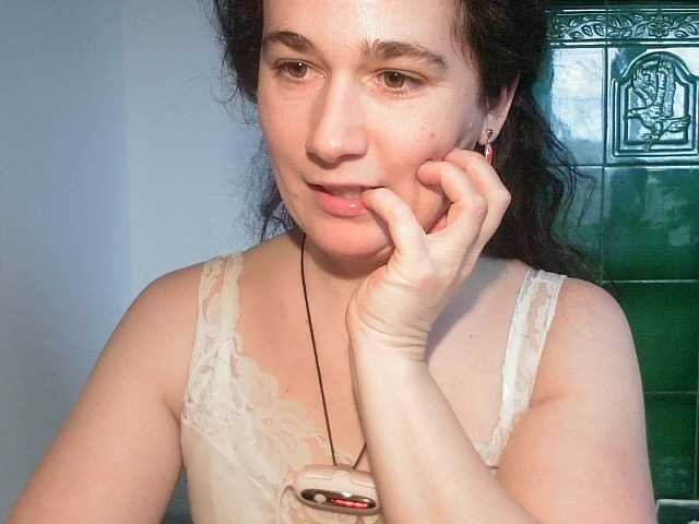 AmanelWhite's BongaCams show and profile