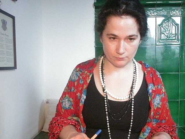 AmanelWhite's BongaCams show and profile