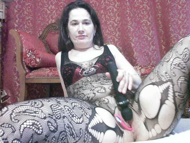 AmanelWhite's BongaCams show and profile