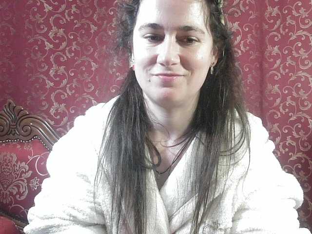 AmanelWhite's BongaCams show and profile