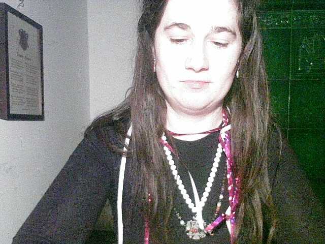 AmanelWhite's BongaCams show and profile