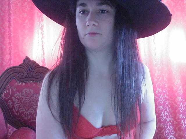 AmanelWhite's BongaCams show and profile