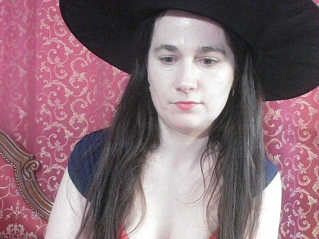 AmanelWhite's BongaCams show and profile