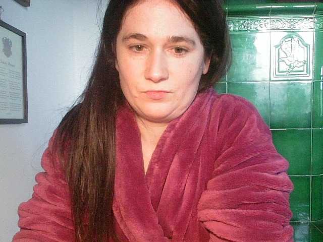 AmanelWhite's BongaCams show and profile