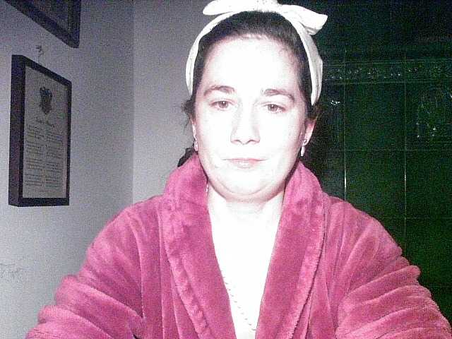 AmanelWhite's BongaCams show and profile