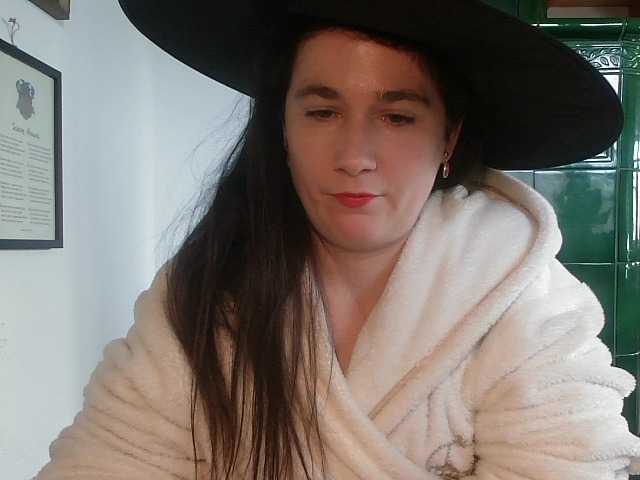 AmanelWhite's BongaCams show and profile