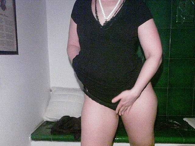 AmanelWhite's BongaCams show and profile