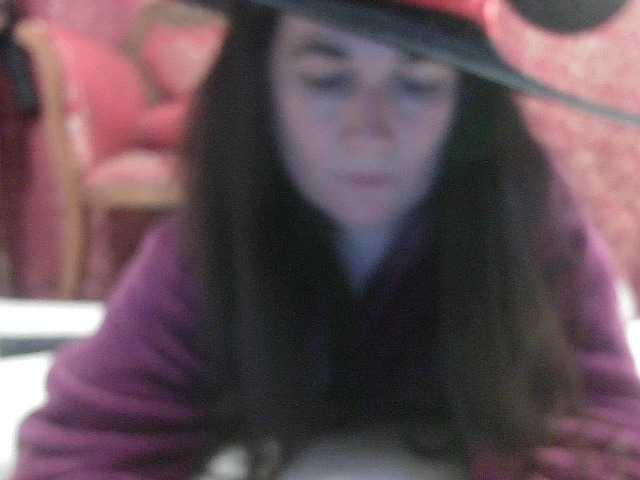 AmanelWhite's BongaCams show and profile