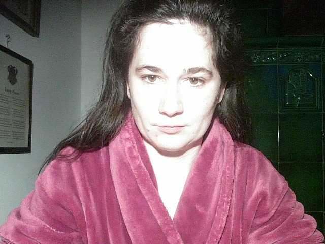 AmanelWhite's BongaCams show and profile