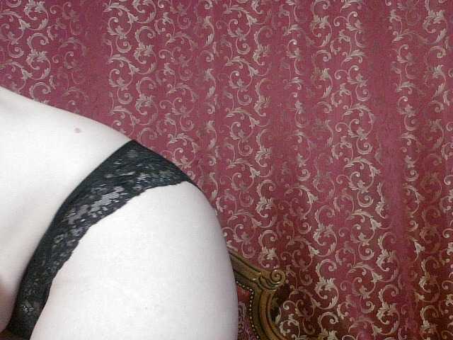 AmanelWhite's BongaCams show and profile