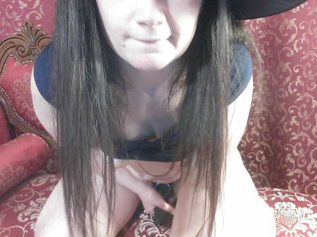 AmanelWhite's BongaCams show and profile