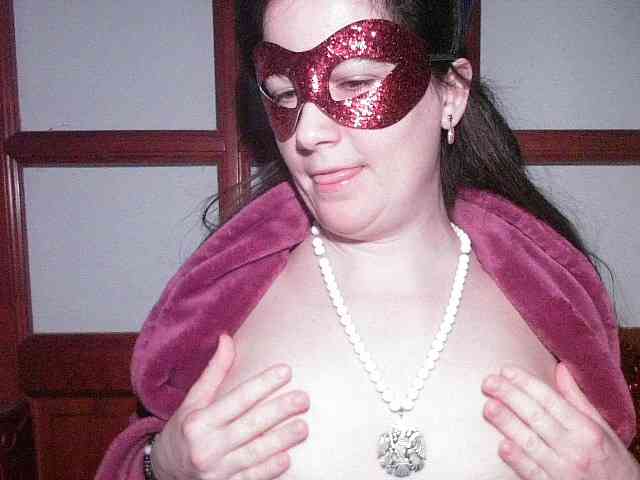 AmanelWhite AmanelWhite