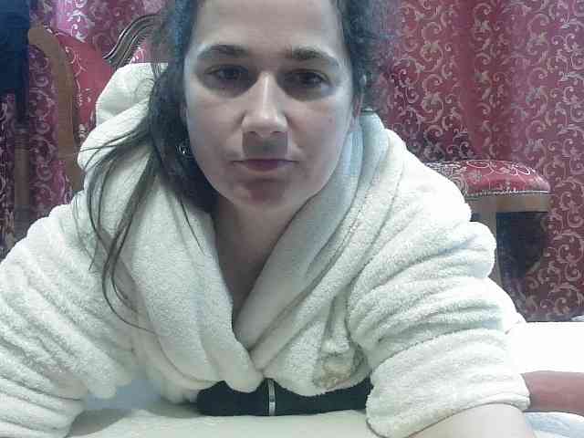 AmanelWhite AmanelWhite