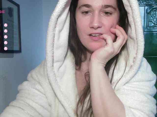 AmanelWhite AmanelWhite