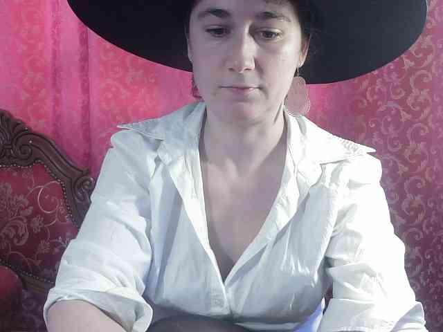 AmanelWhite Live Webcam on BongaCams