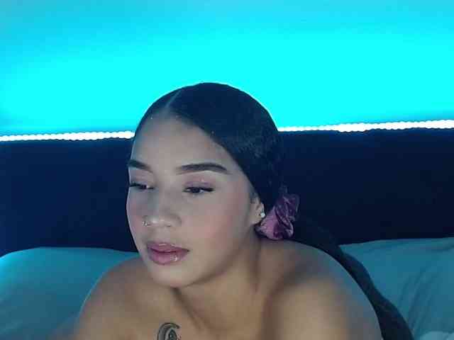 migley Live Webcam on BongaCams