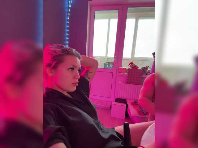 James-Eva0's BongaCams show and profile