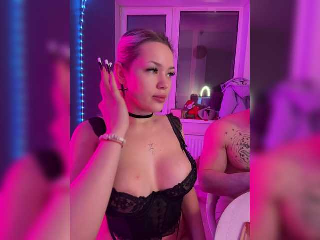 James-Eva0's BongaCams show and profile