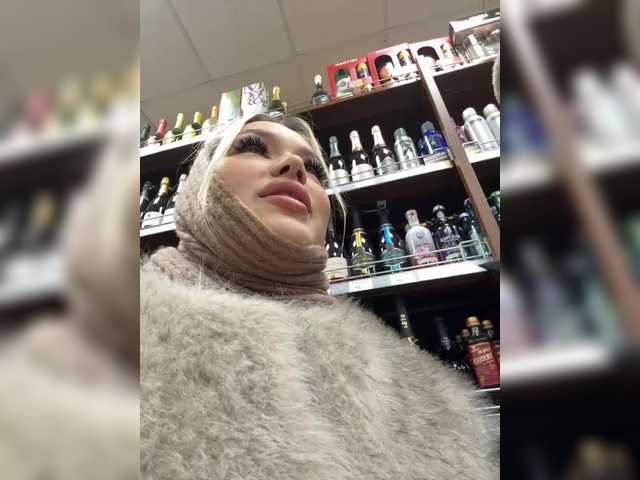 go to chat with James-Eva0