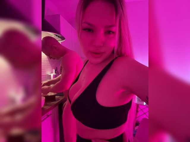 James-Eva0's BongaCams show and profile