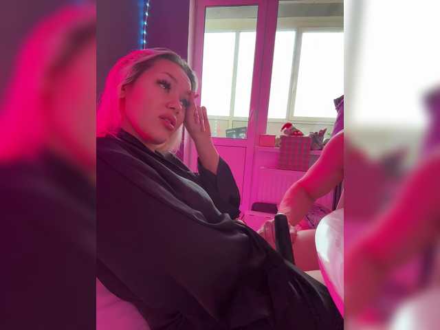 James-Eva0's BongaCams show and profile