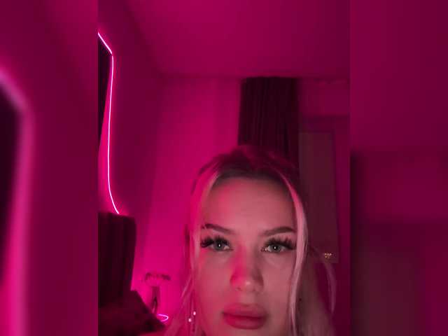 go to chat with James-Eva0