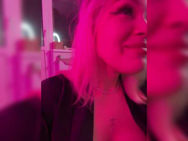 go to chat with James-Eva0