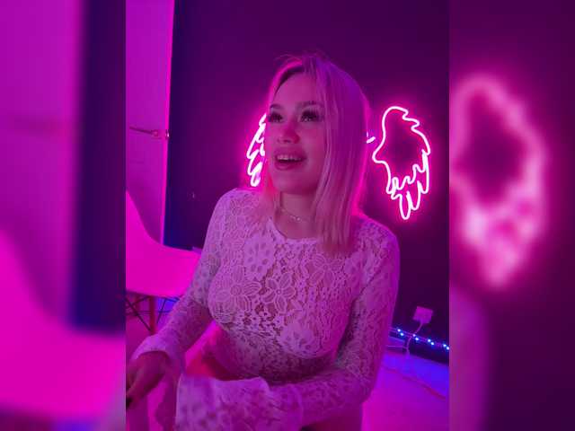 go to chat with James-Eva0