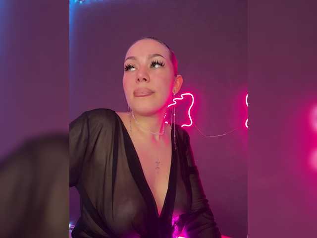 go to chat with James-Eva0