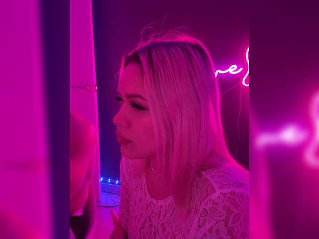 Join 24 years old James-Eva0 from BongaCams James-Eva0 from BongaCams