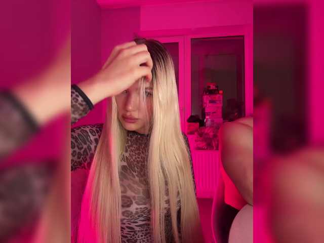 James-Eva0's BongaCams show and profile