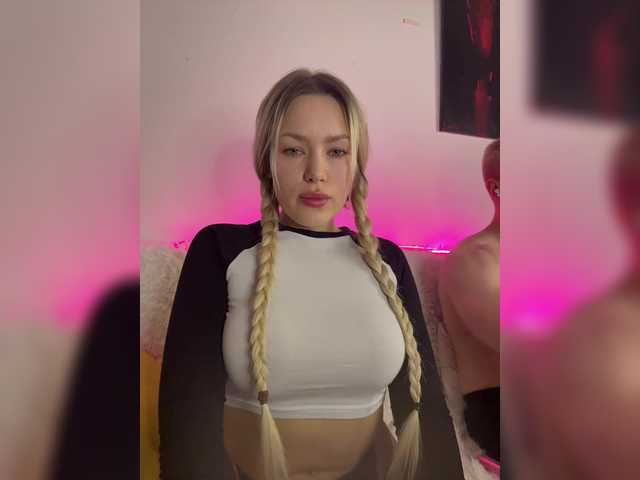 James-Eva0's BongaCams show and profile