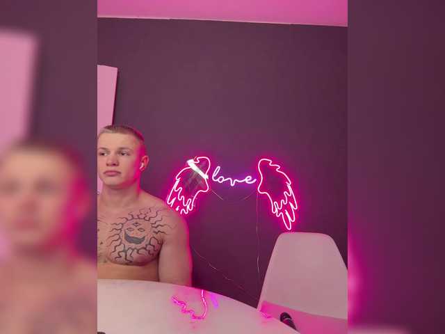 James-Eva0 from BongaCams