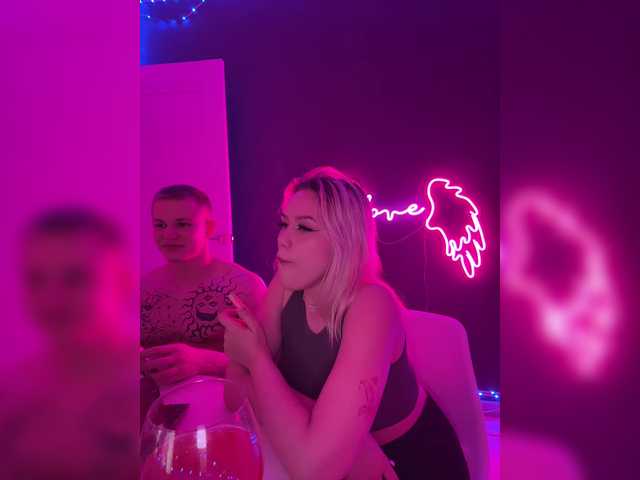 go to chat with James-Eva0