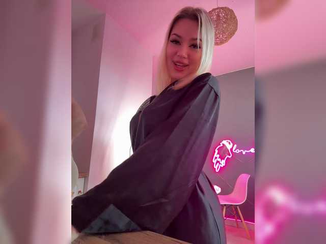 go to chat with James-Eva0