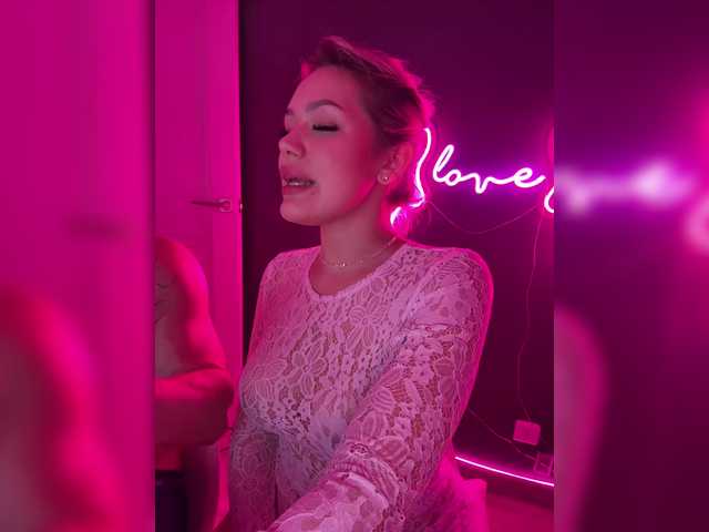 go to chat with James-Eva0