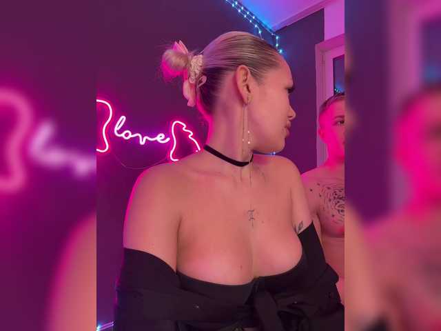 James-Eva0's BongaCams show and profile