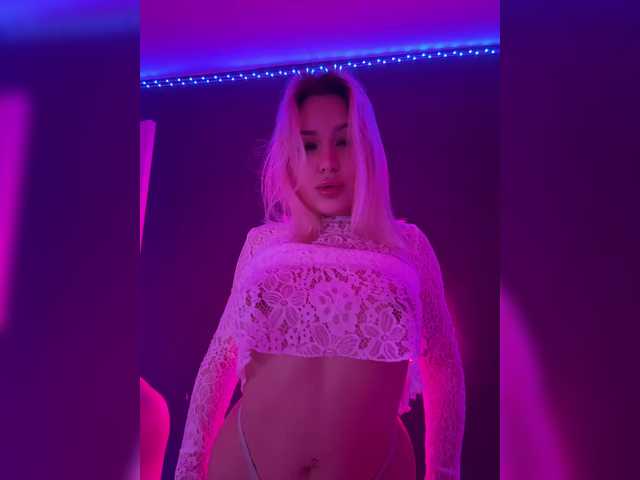 go to chat with James-Eva0