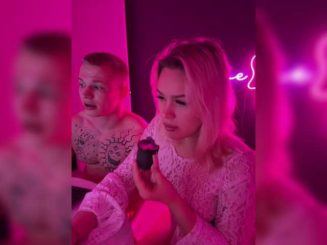 go to chat with James-Eva0