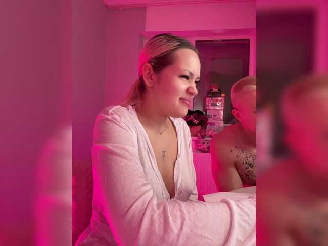 James-Eva0's BongaCams show and profile