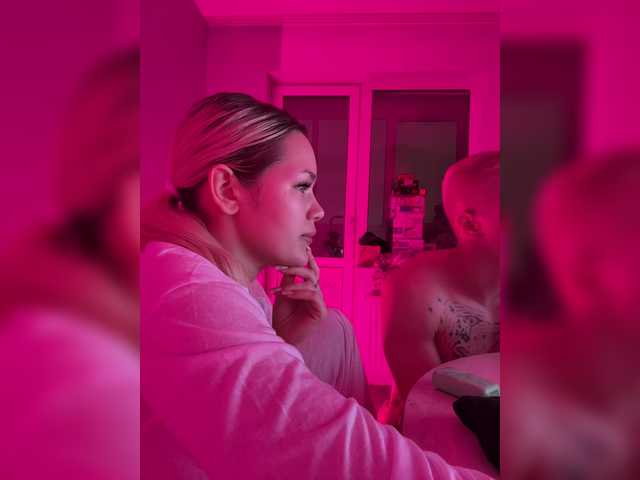 James-Eva0's BongaCams show and profile